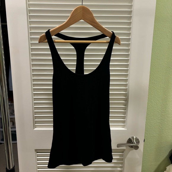✨ BLACK RACERBACK TANK ✨ - Picture 1 of 8